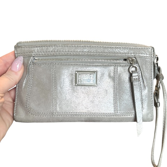 🤩Vintage COACH Poppy Wristlet|Wallet🤩 - Picture 1 of 10